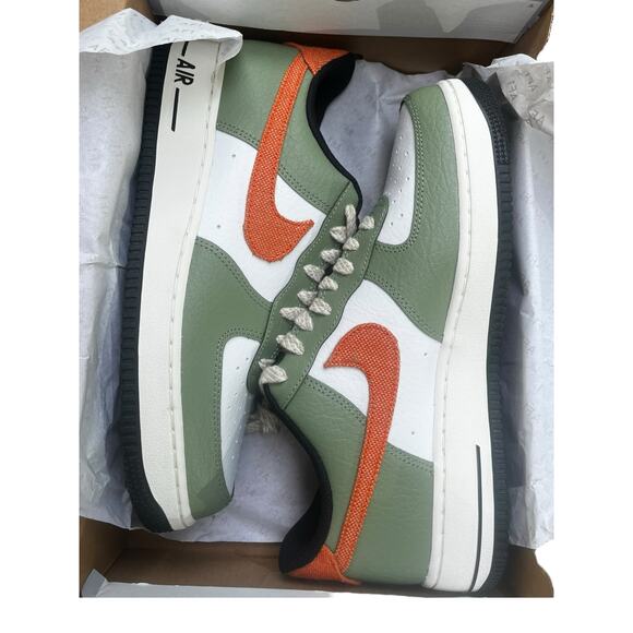 [FD0758-386] Nike AIR FORCE 1 LOW '07 'OIL GREEN ORANGE' | Mens 9.5 Sneaker - Picture 2 of 11